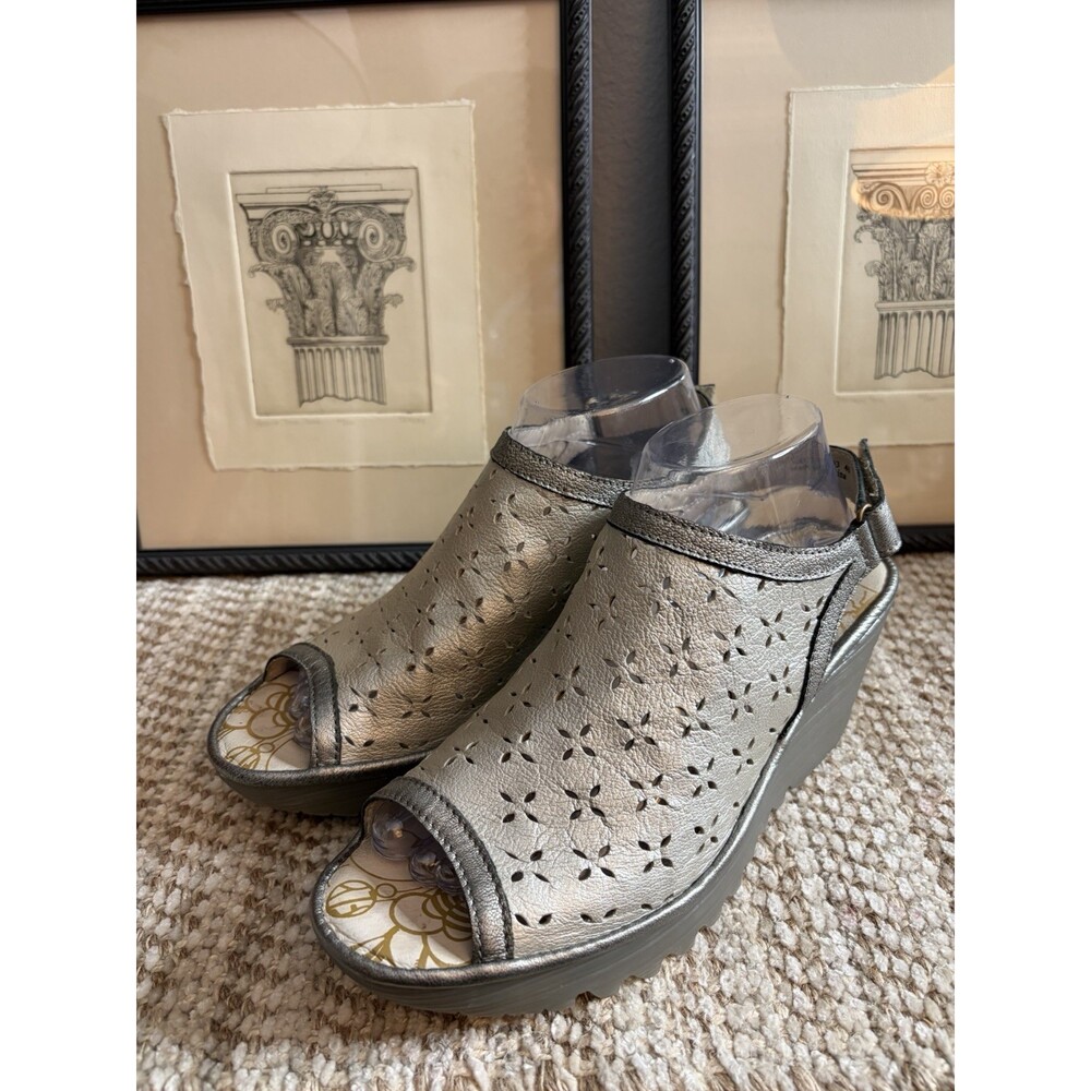 FLY LONDON Yile Perforated Platform Wedge Sandals Women EU 40 Silver Metallic